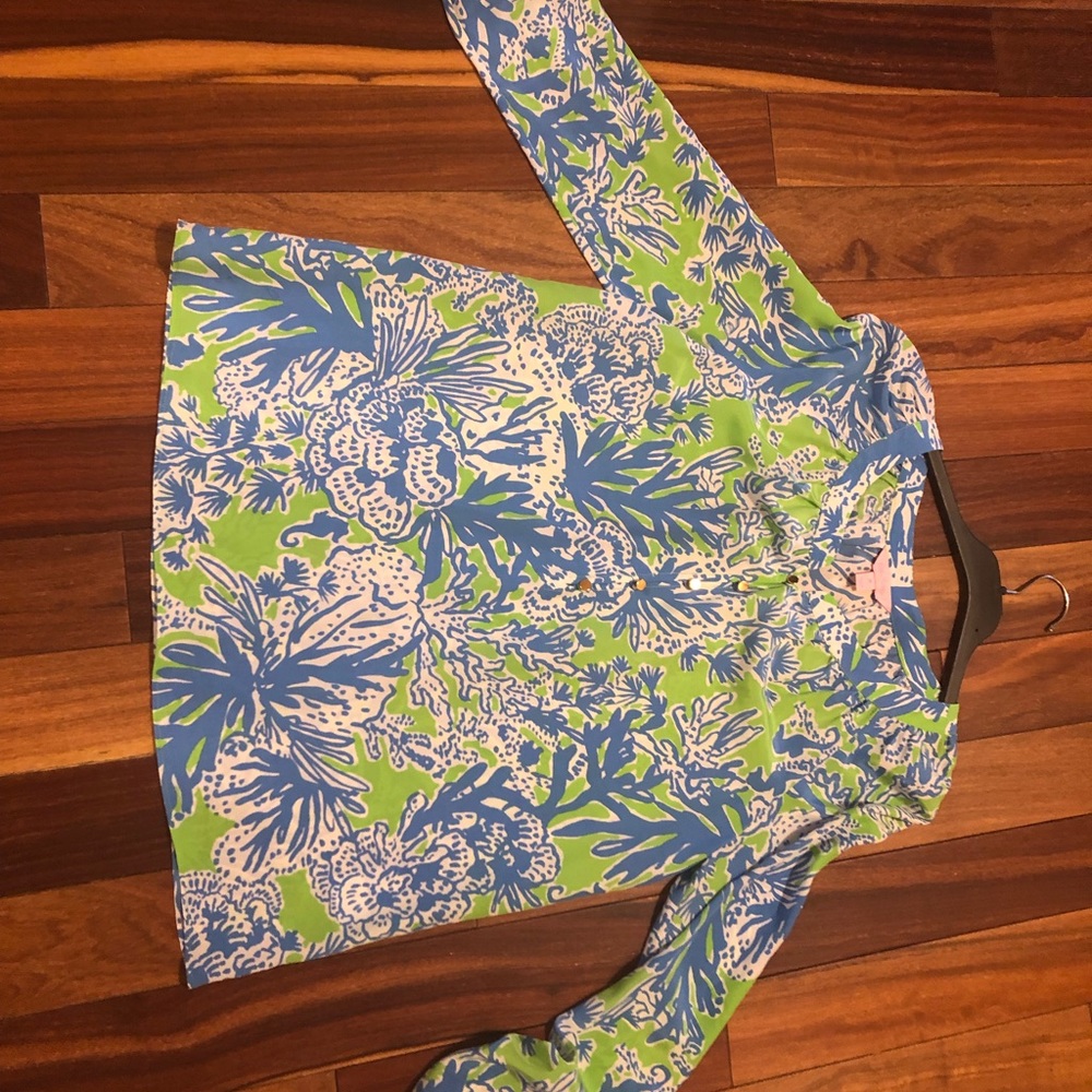Lilly Pulitzer Elsa top! Size medium.. super cute!